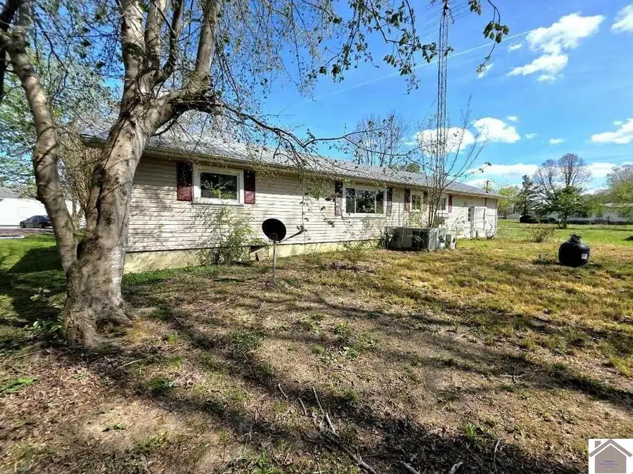 300 4th Street, Hazel, KY 42049 - #3