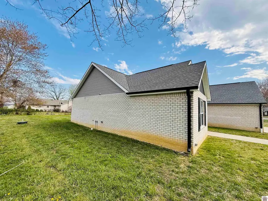 180 Lynnwood Drive, Murray, KY 42071 - #3