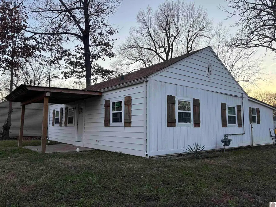 949 N 26th, Paducah, KY 42001 - #2