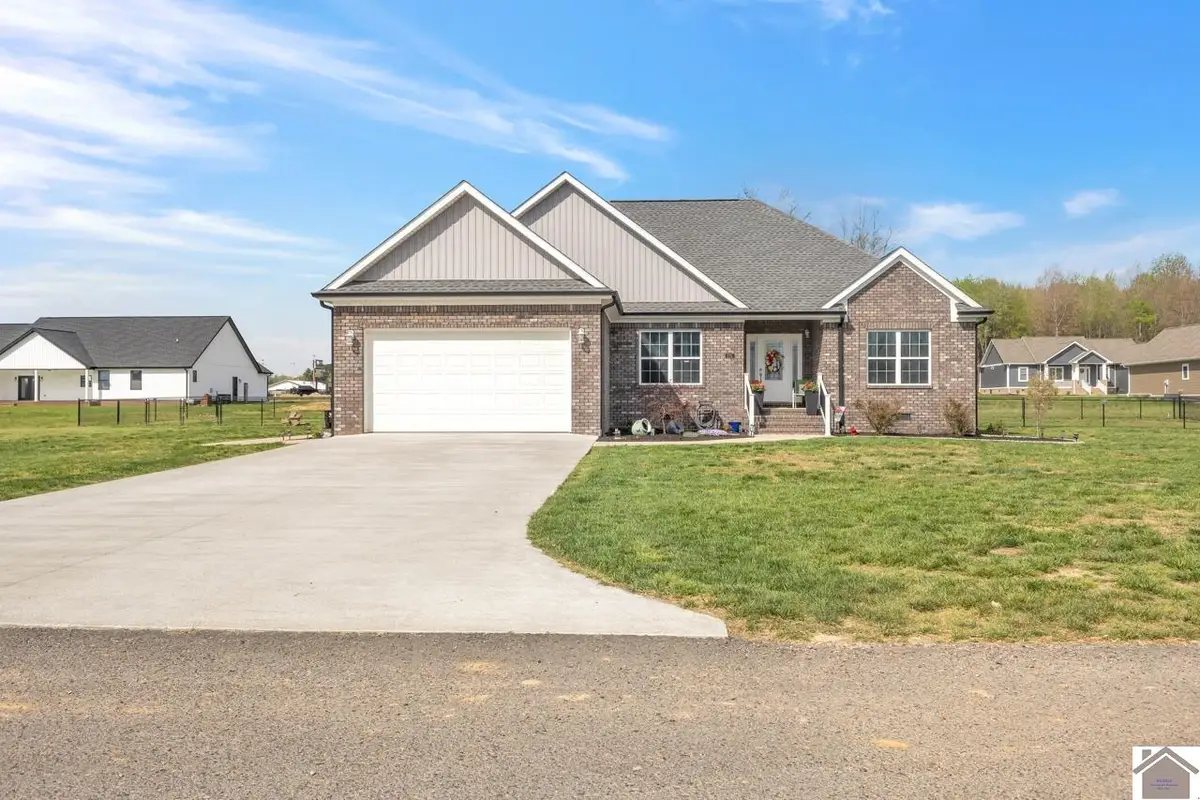 175 Ayly Estates Dr, Mayfield, KY 42066 - #1