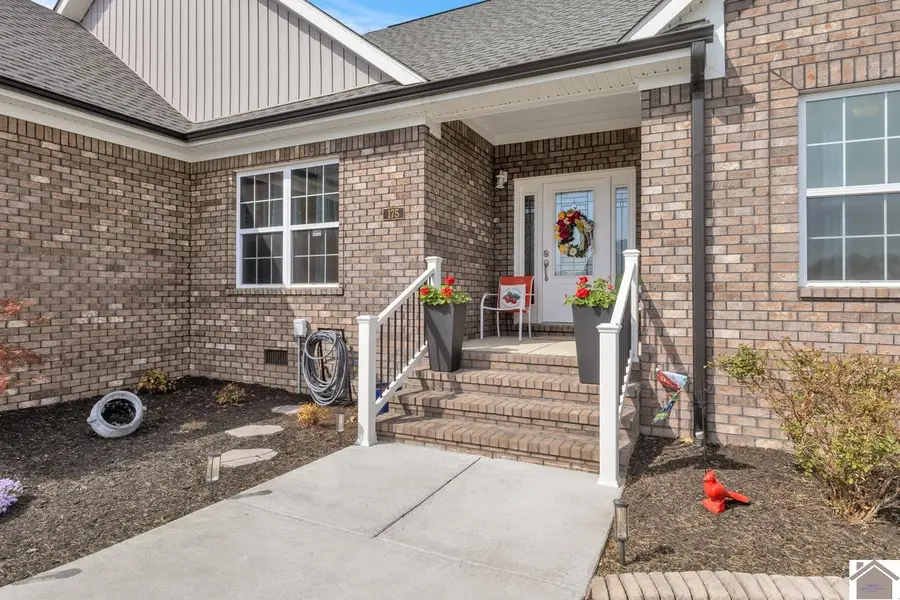 175 Ayly Estates Dr, Mayfield, KY 42066 - #2