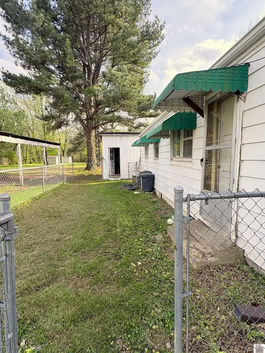 601 Broad St., Murray, KY 42071 - #3