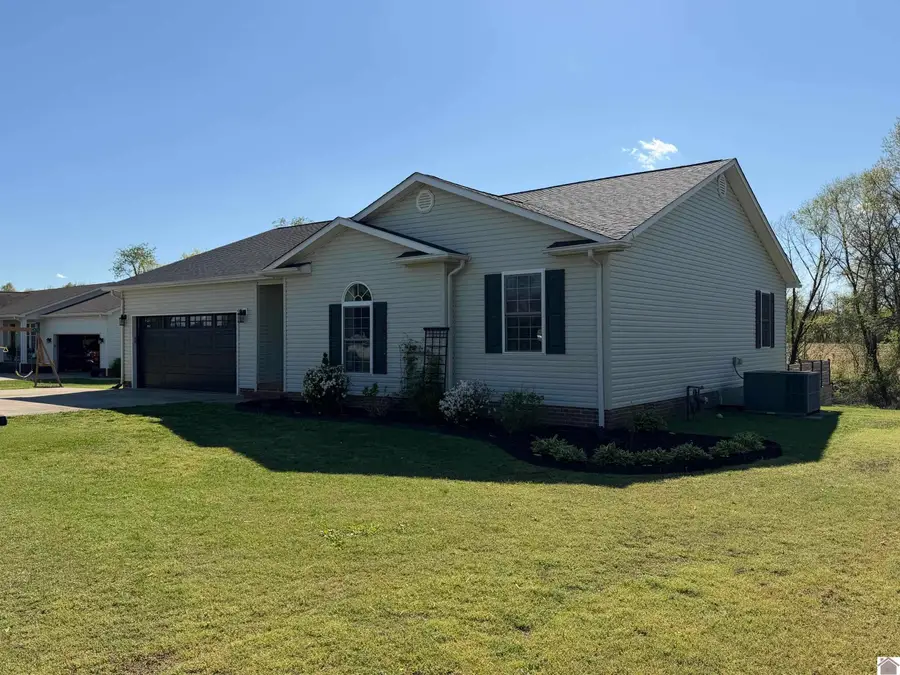 215 Dana Lane, Mayfield, KY 42066 - #2