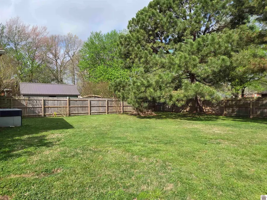 2212 Quail Creek, Murray, KY 42071 - #3