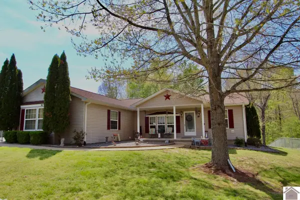 35 Saratoga Heights Rd., Eddyville, KY 42038