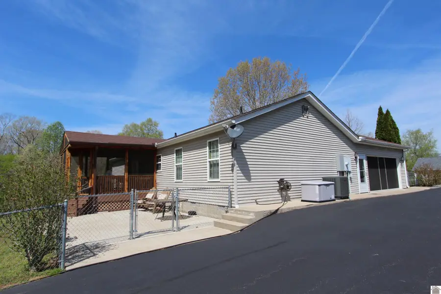 35 Saratoga Heights Rd., Eddyville, KY 42038 - #3