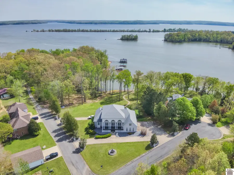 23 Tralee Ct, Benton, KY 42025 - #2