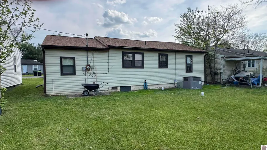 407 Harold King Dr., Benton, KY 42025 - #2