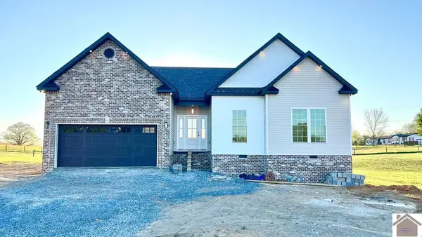 77 Bakersfield Drive, Cadiz, KY 42211