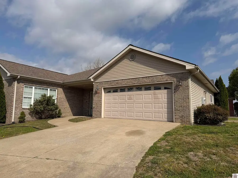 2647 Legends Drive, Paducah, KY 42001-9814 - #2