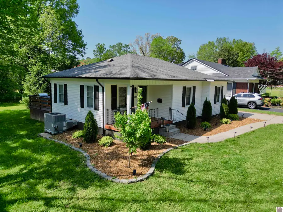 710 E College Street, Mayfield, KY 42066 - #2