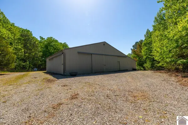 1525 Bailey Cemetery Rd., New Concord, KY 42076