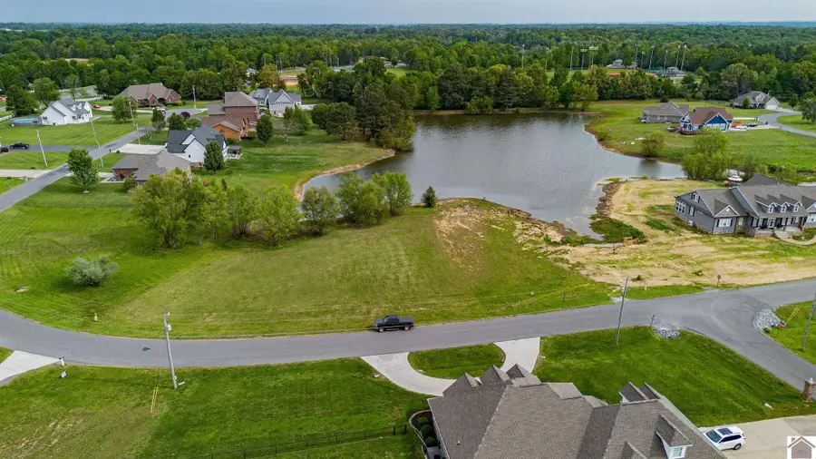 000 Lakeside Drive, Benton, KY 42025 - #2