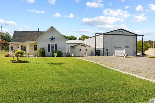 159 W Tennessee, Grand Rivers, KY 42045