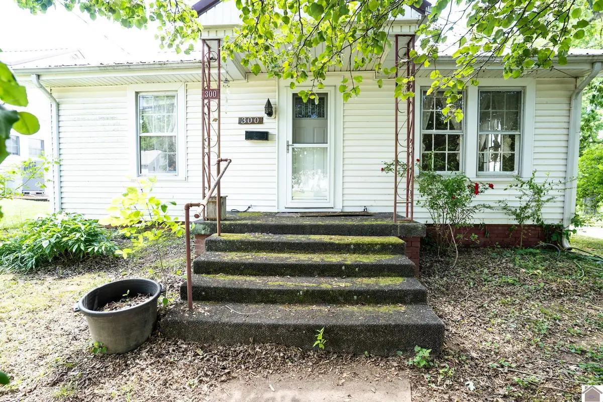 300 Dawson Rd, Princeton, KY 42445 - #1