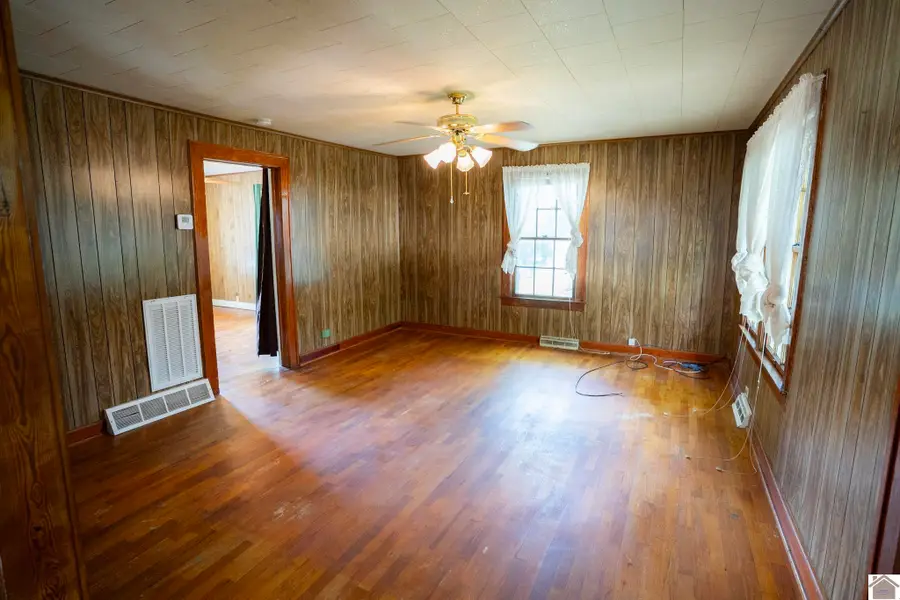 300 Dawson Rd, Princeton, KY 42445 - #2