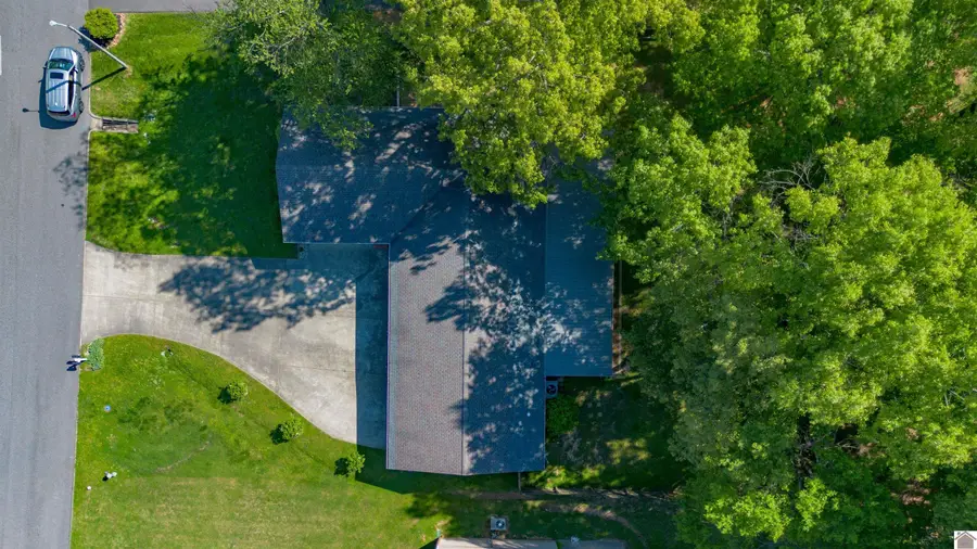 3942 Halehaven Drive, Paducah, KY 42001 - #3