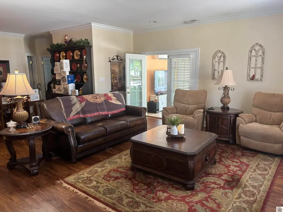 2360 Lakewood Dr, Paducah, KY 42003 - #2