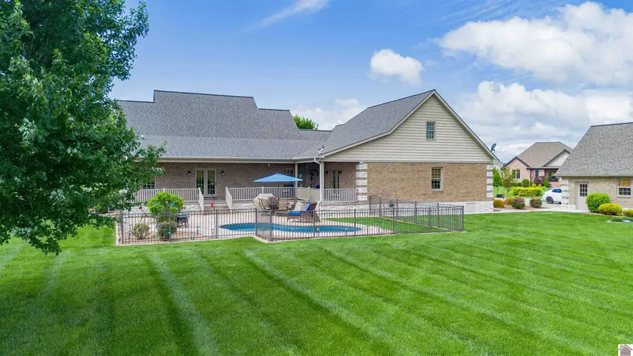 210 Mckenna Dr, Kevil, KY 42053 - #3