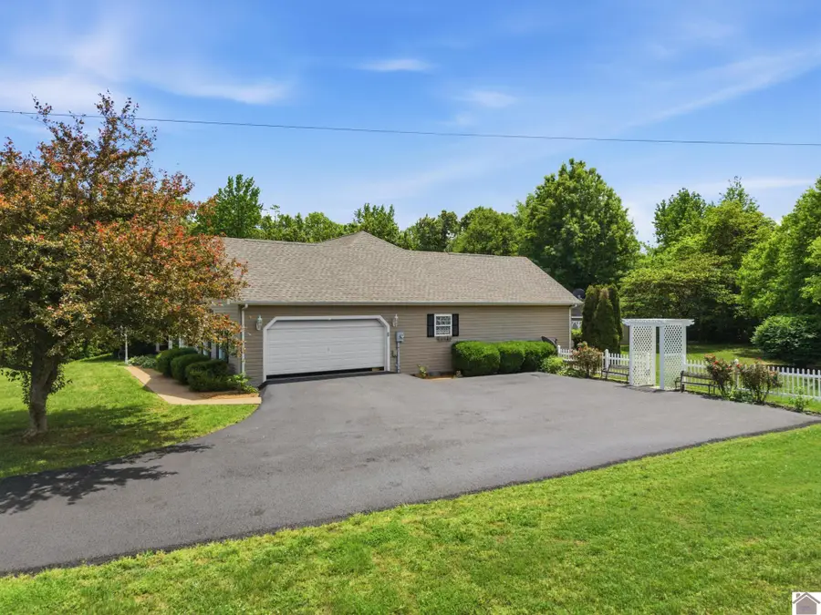 2643 State Route 93 N., Kuttawa, KY 42055 - #2