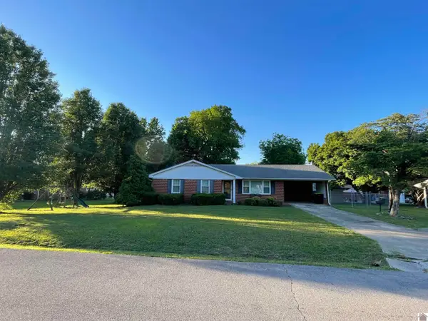 303 Crume St, Clinton, KY 42031-1411