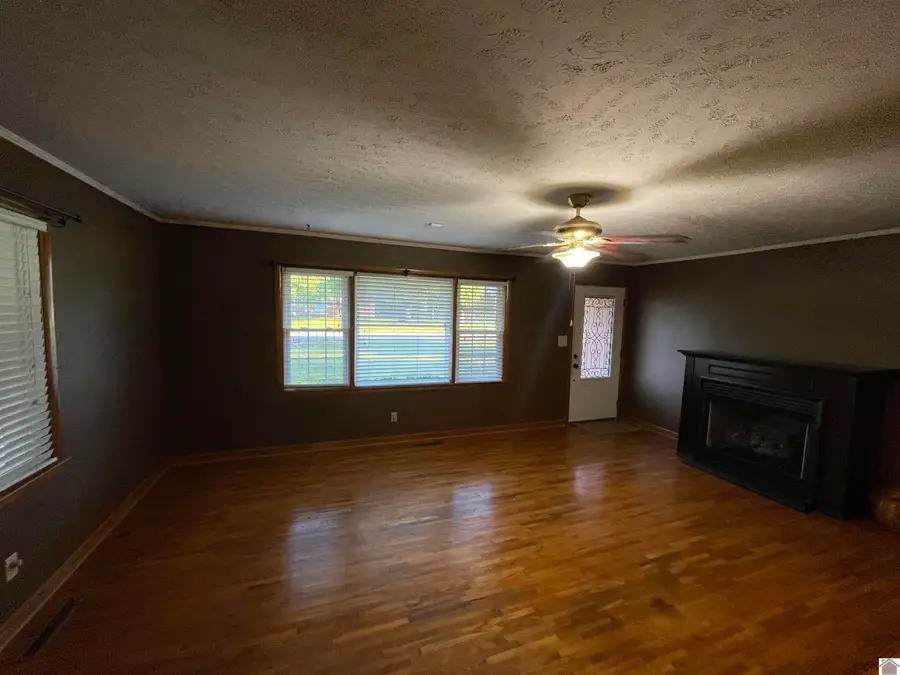 303 Crume St, Clinton, KY 42031-1411 - #2