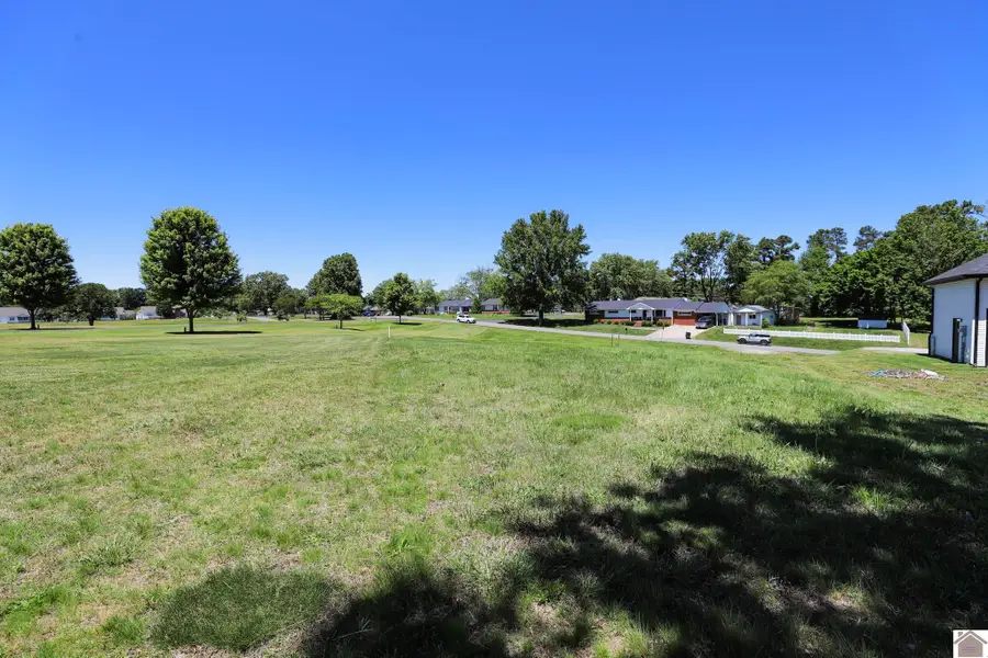 603 Lakeview Drive, Paducah, KY 42003 - #2