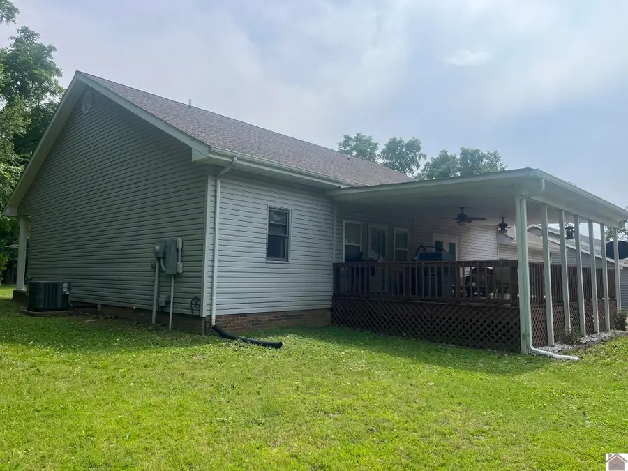 539 E Clay St, Clinton, KY 42031-1229 - #3