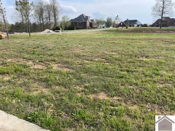 240 Falling Brook Dr, Paducah, KY 42003