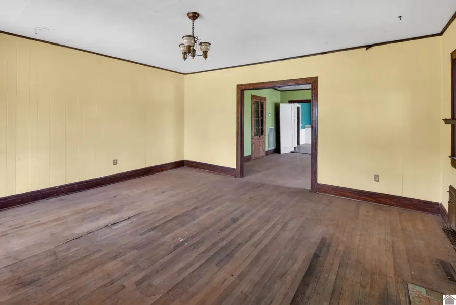 200 W 12th Street, Benton, KY 42025 - #3