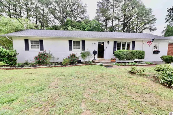 605 Meadow Ln, Murray, KY 42071