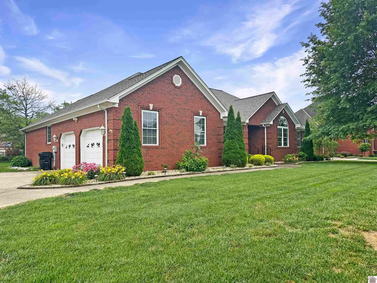 110 Birchwood Dr, Murray, KY 42071 - #1