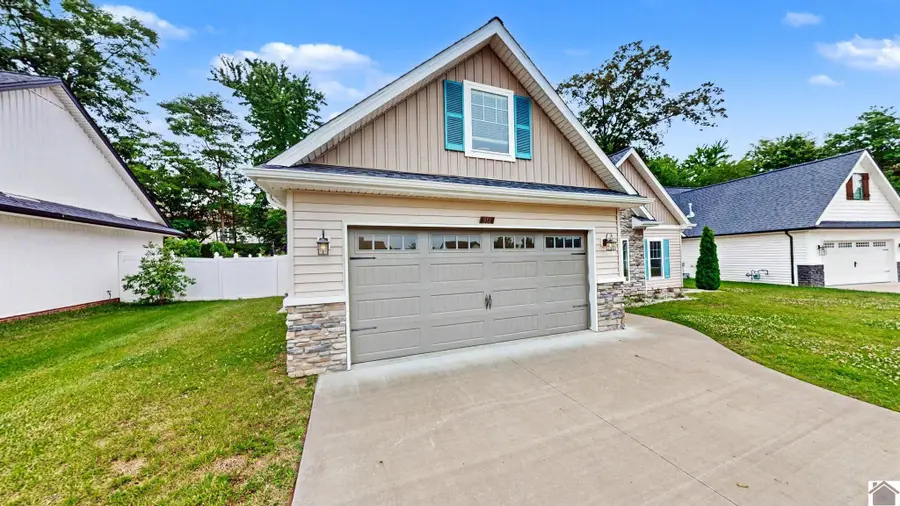 251 Hunters Ridge Dr., Paducah, KY 42001 - #3