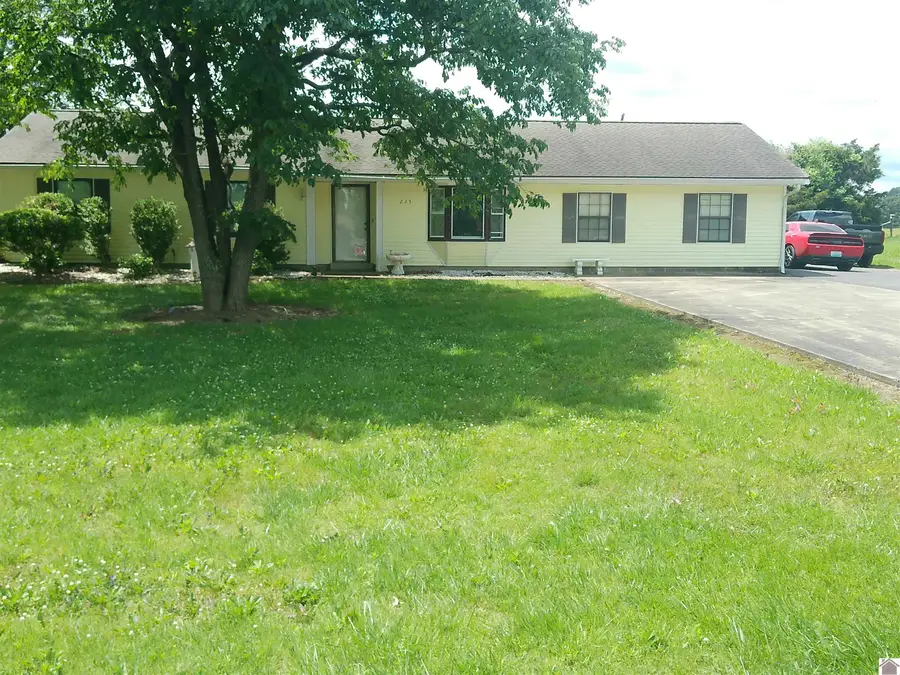 225 Wilton Cr, Paducah, KY 42003 - #2
