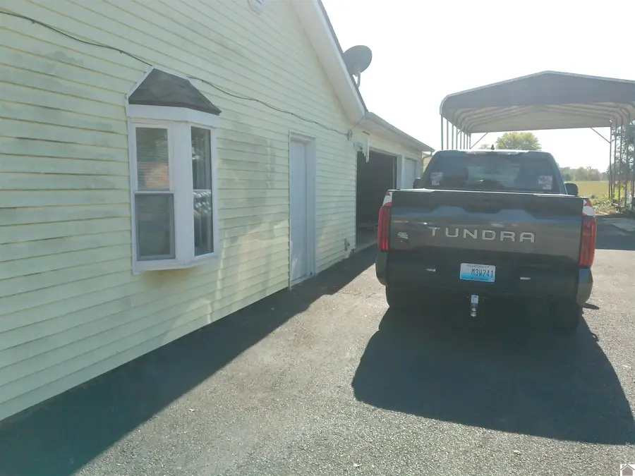 225 Wilton Cr, Paducah, KY 42003 - #3