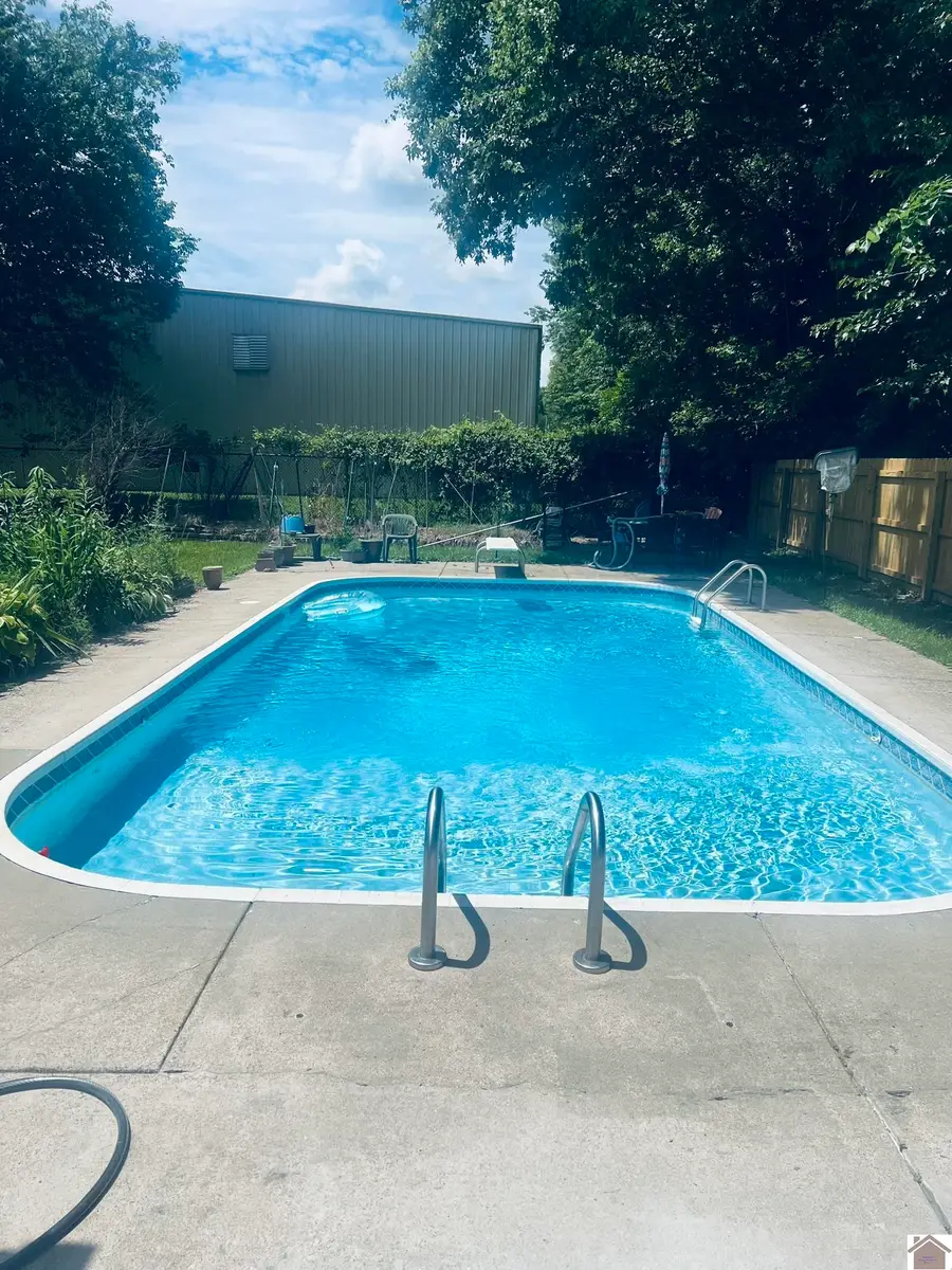 3211 Benton Rd, Paducah, KY 42003 - #2