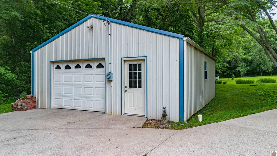 84 Orchard St, Bardwell, KY 42023 - #3