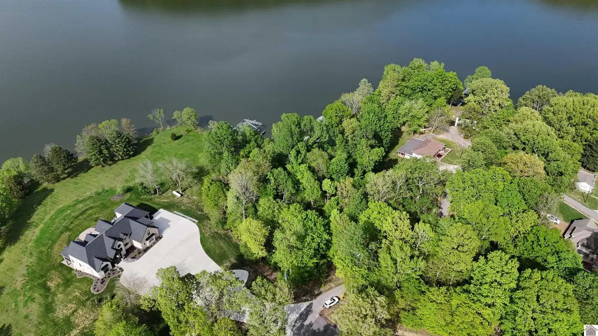 305 Forest Glen Dr., Eddyville, KY 42038 - #1