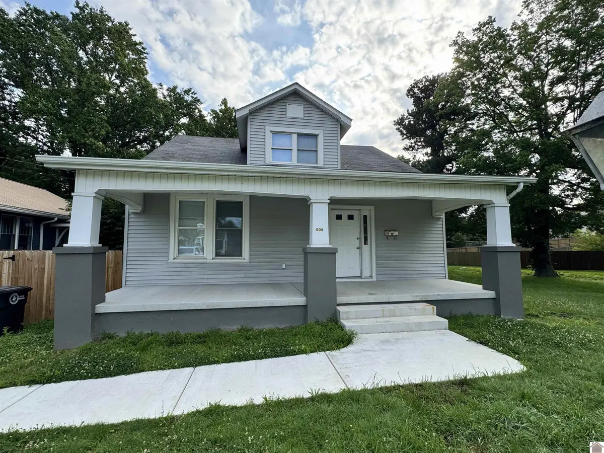 606 W Jefferson St, Paducah, KY 42001 - #1