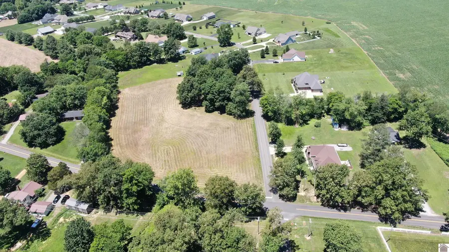 1720 Lovelaceville Florence Station Road West, Paducah, KY 42001 - #2