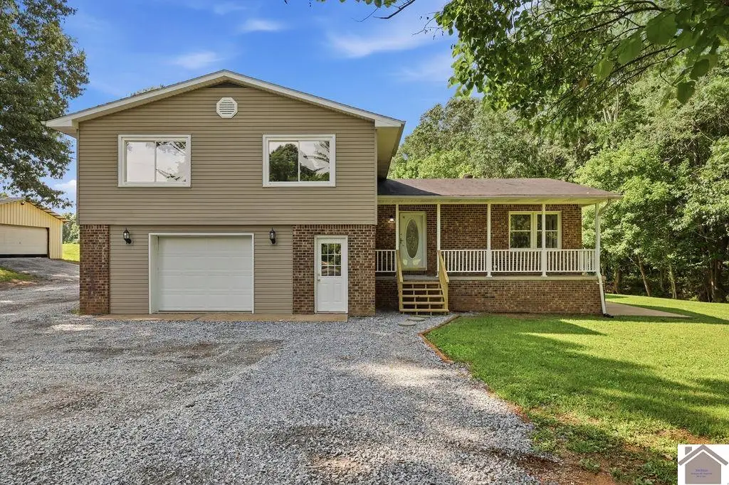 957 Hughes Rd, Wickliffe, KY 42087 - #1
