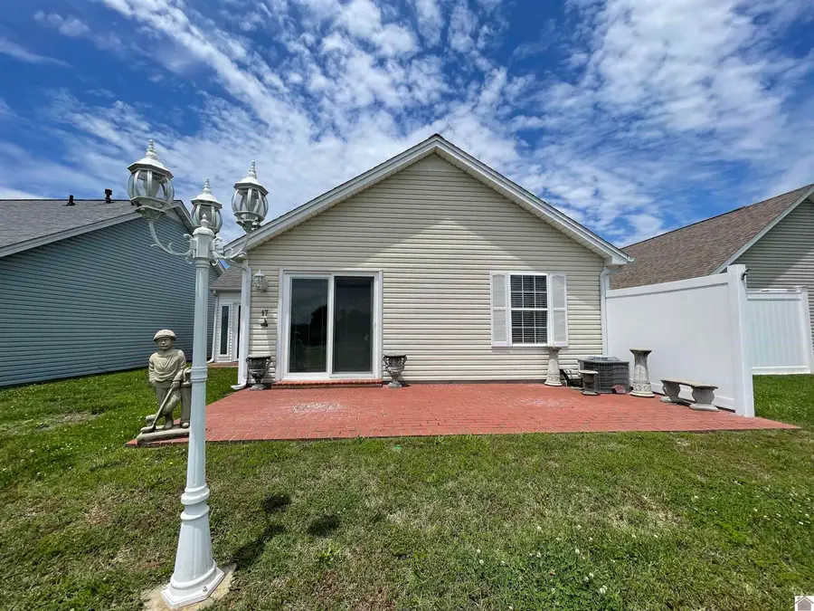 17 Osage Dr, Cadiz, KY 42211 - #2