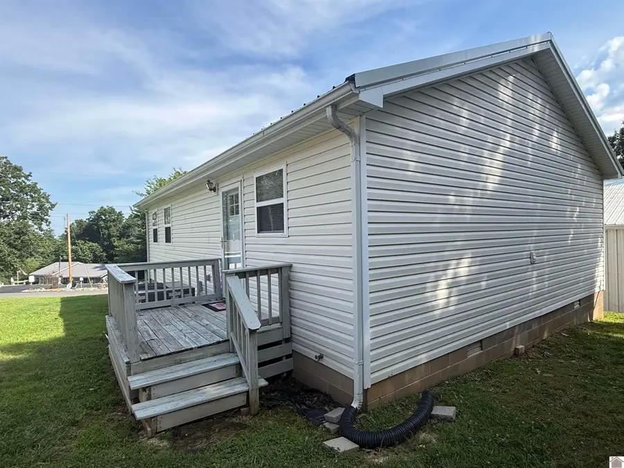 123 Sherwood Drive, Gilbertsville, KY 42044 - #3