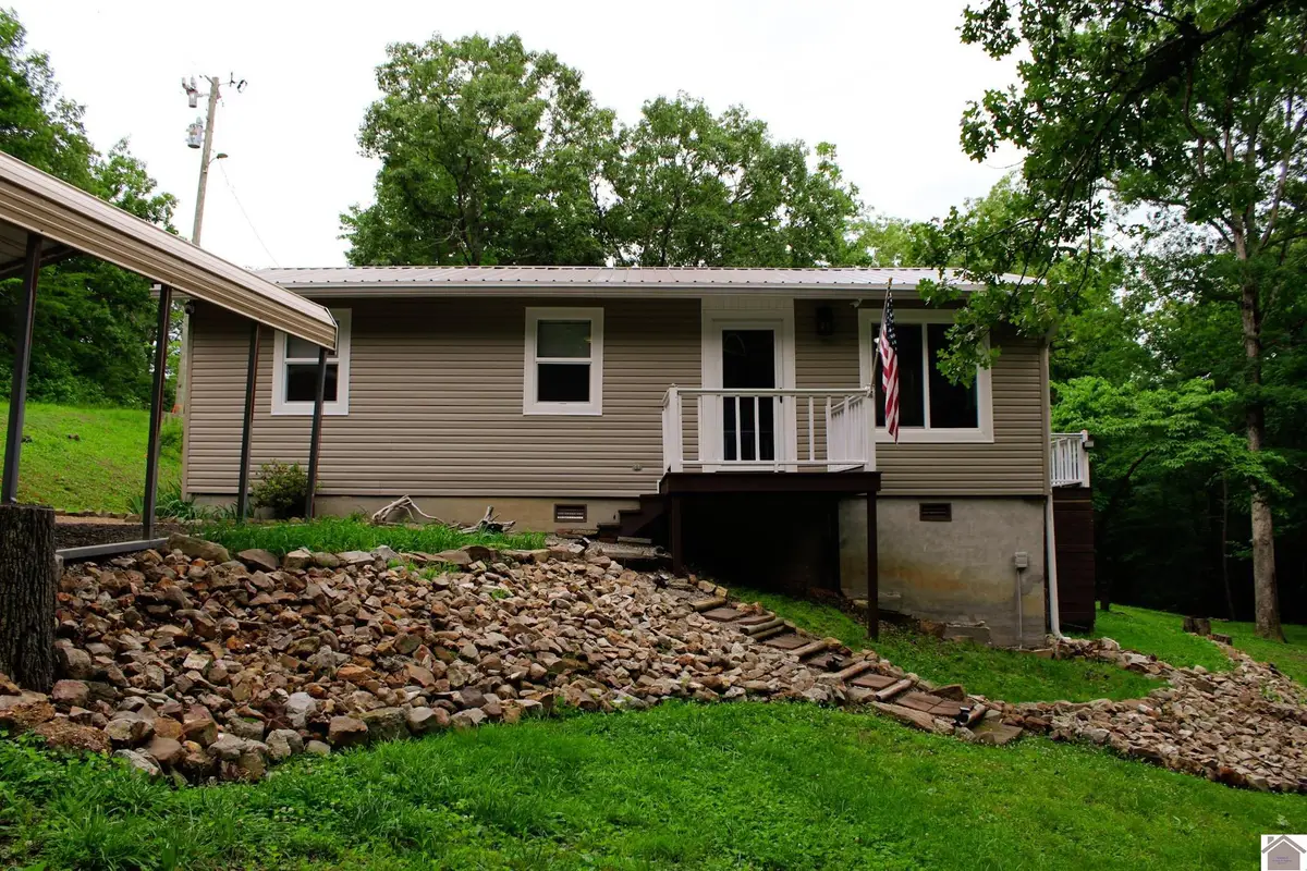619 Lakeshore Dr, New Concord, KY 42076 - #1