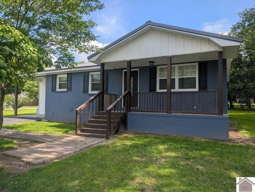 523 W 3rd St, La Center, KY 42065 - #1