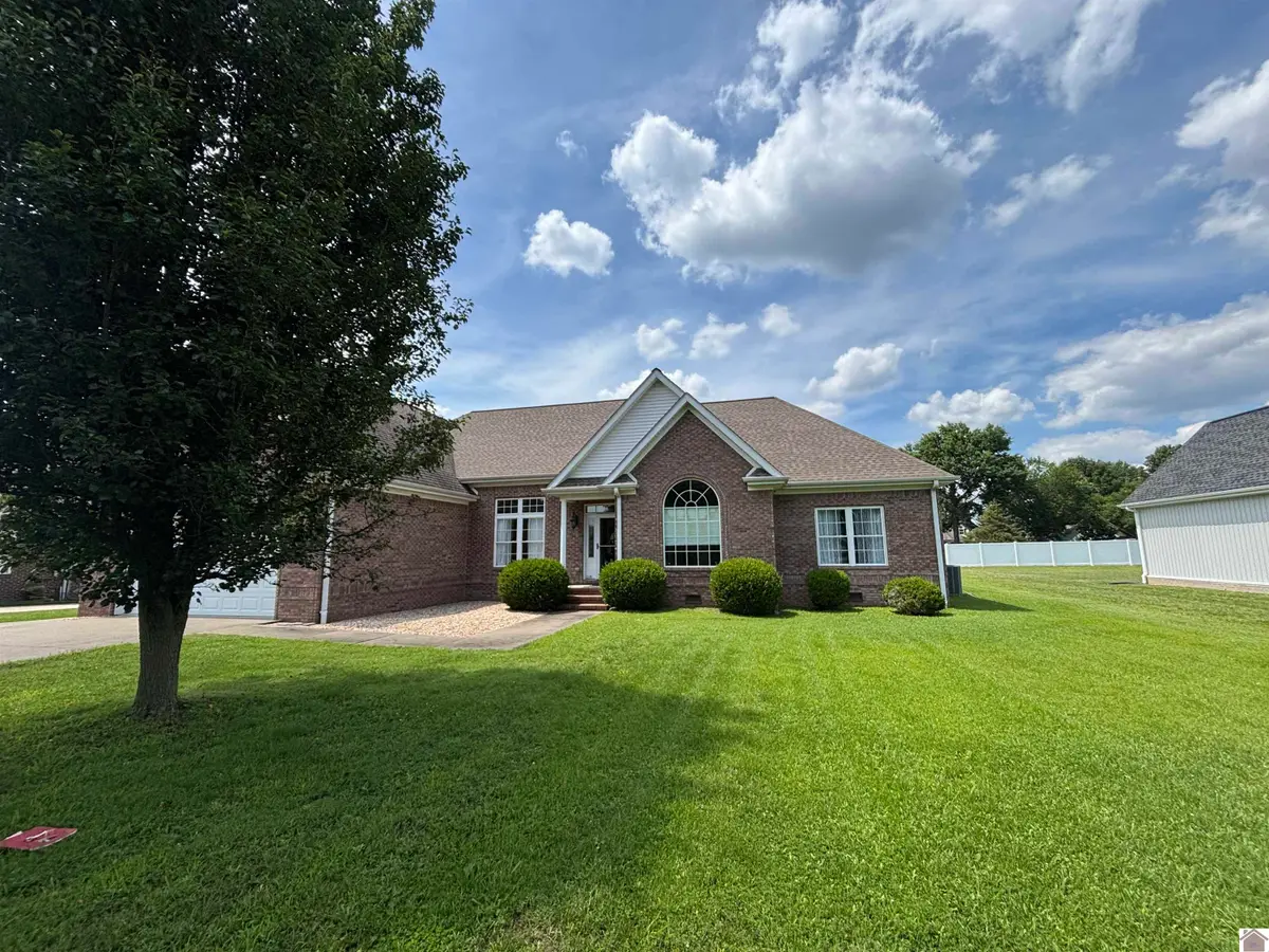 564 W Wiswell Rd, Murray, KY 42071 - #1