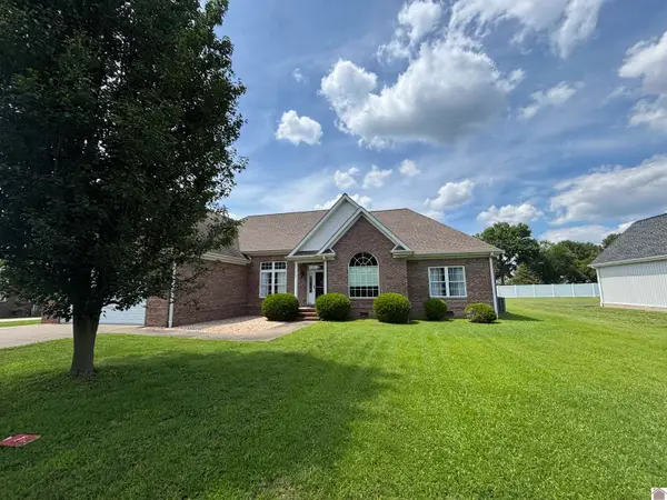 564 W Wiswell Rd, Murray, KY 42071