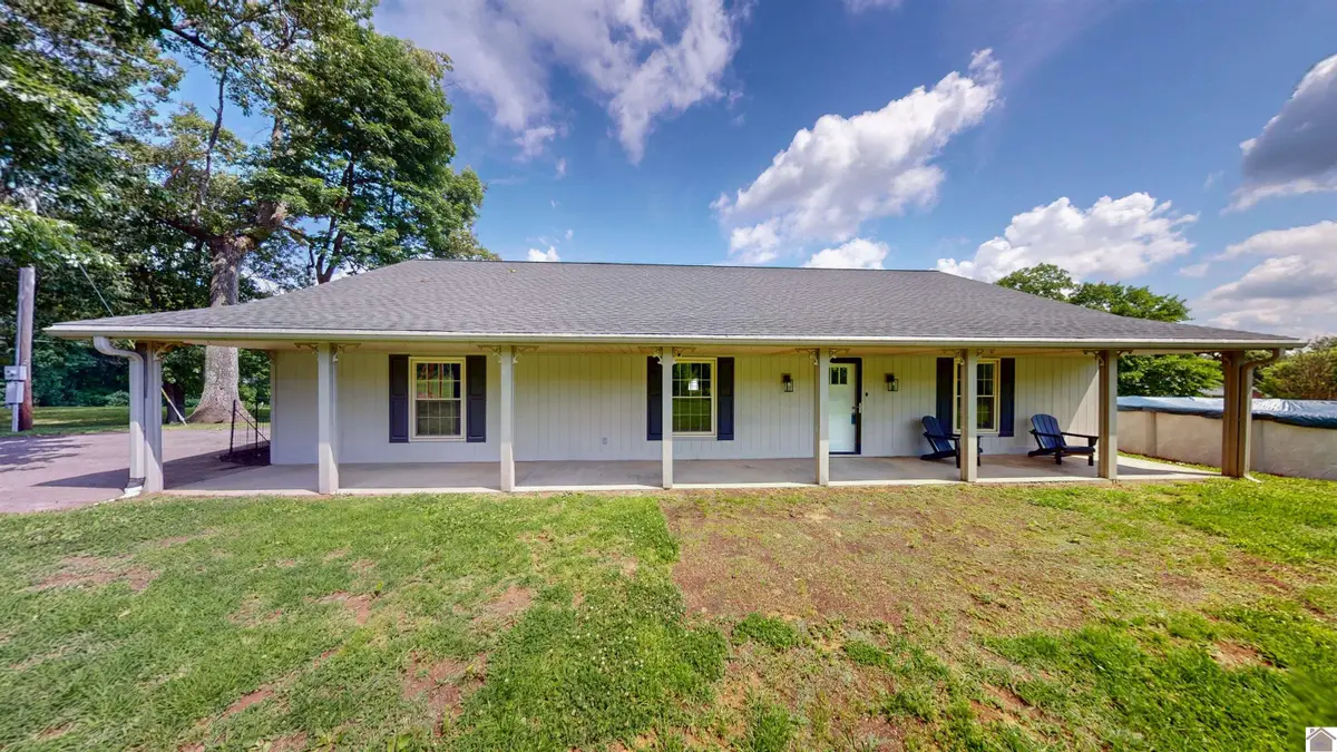 8180 Old Lovelaceville Rd, Paducah, KY 42001 - #1