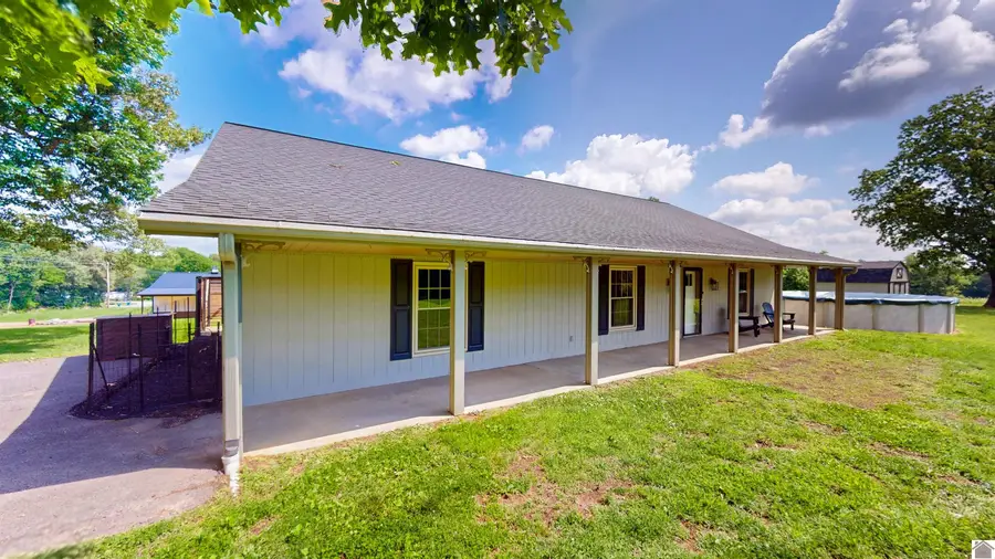 8180 Old Lovelaceville Rd, Paducah, KY 42001 - #3