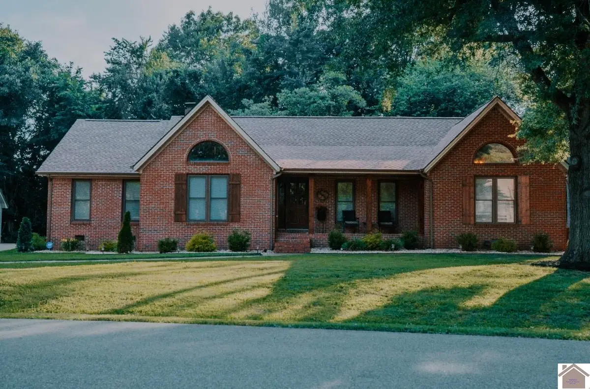 220 Valiant Drive, Paducah, KY 42001 - #1